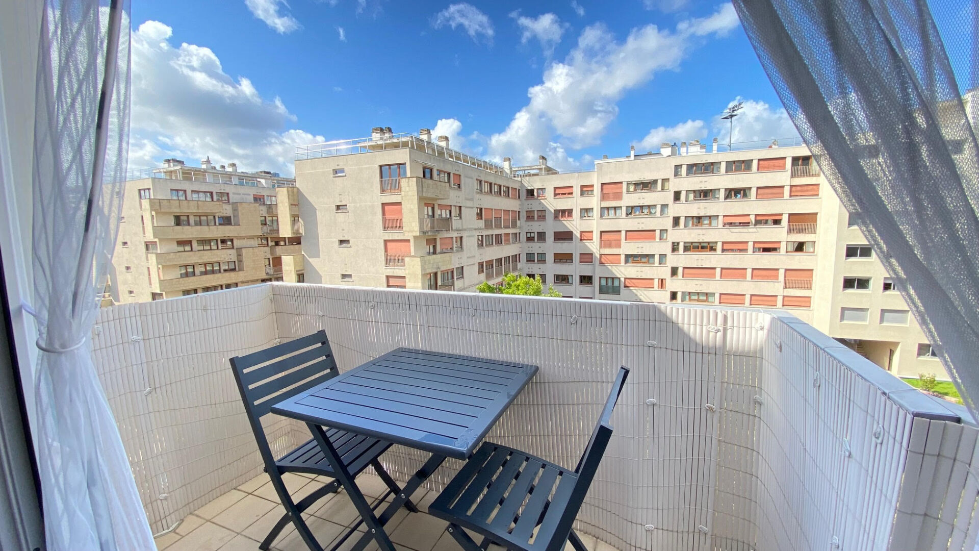 Balcon exposé Ouest